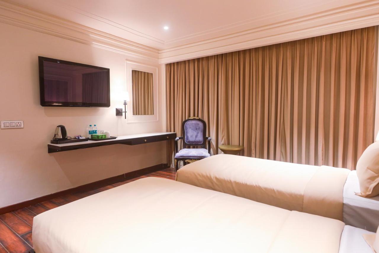 The Saga Hotel Yeni Delhi Dış mekan fotoğraf