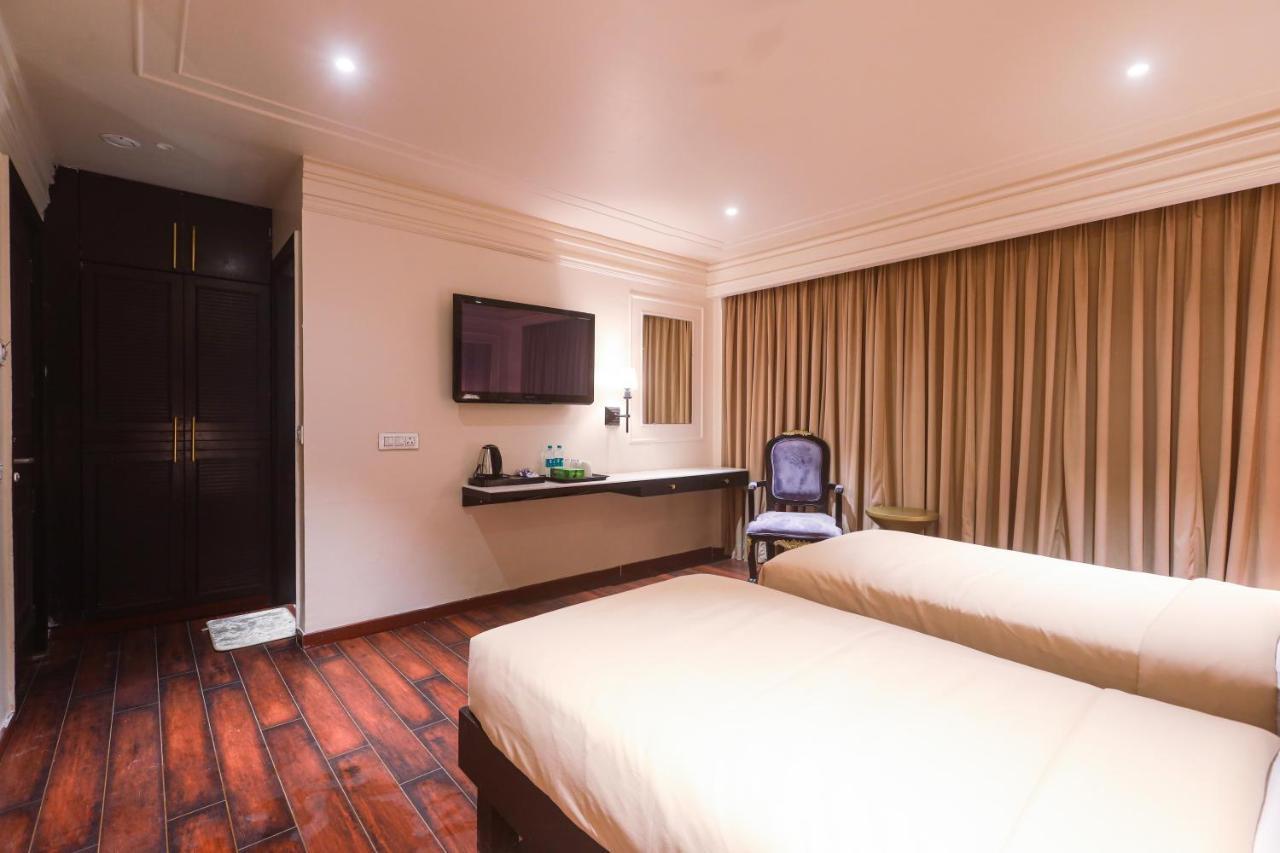 The Saga Hotel Yeni Delhi Dış mekan fotoğraf