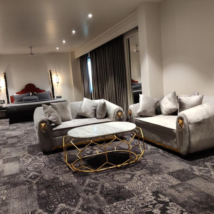 The Saga Hotel Yeni Delhi Dış mekan fotoğraf