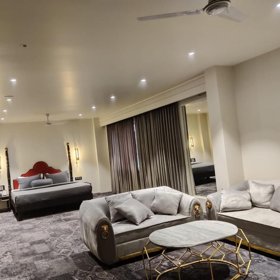 The Saga Hotel Yeni Delhi Dış mekan fotoğraf